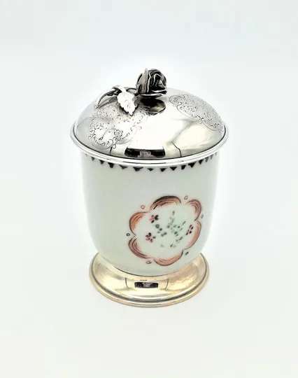 Silver lided Jiaqing cup - Chávena Jiaqing com tampa em prata