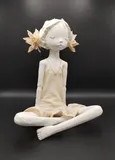 Lolita sentad...