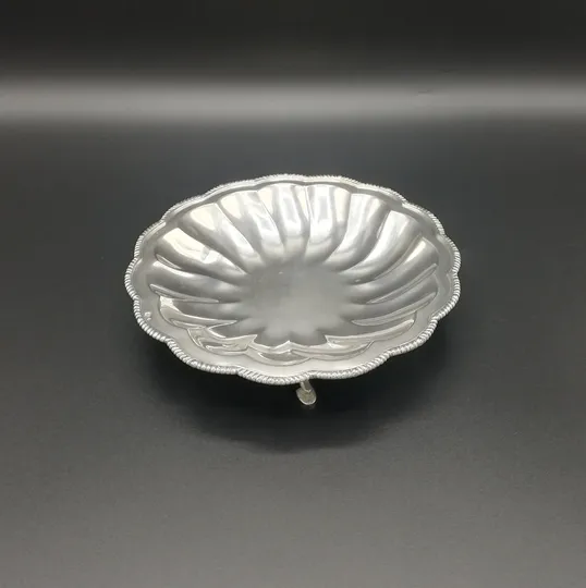 Shaped rim silver bowl - Taça polilobada em prata