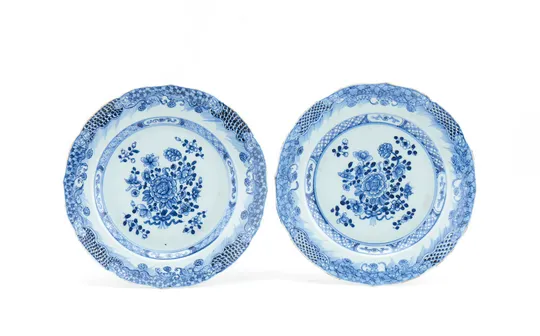 Pair of Companhia das Índias, Qianlong period plates - Par de pratos Companhia das Índias do período Qianlong I