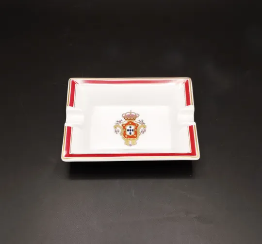 Small D. Maria ashtray - Pequeno cinzeiro D. Maria