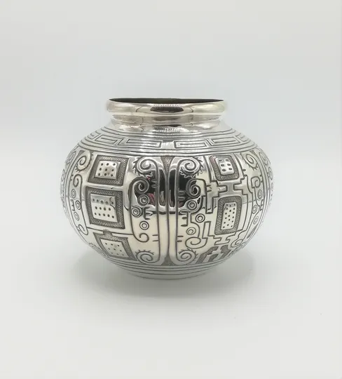 Silver vase - Jarra em prata
