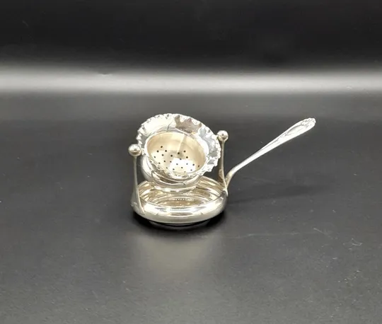 Silver tea strainer - Coador de chá em prata