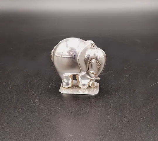 Elephant - Elefante