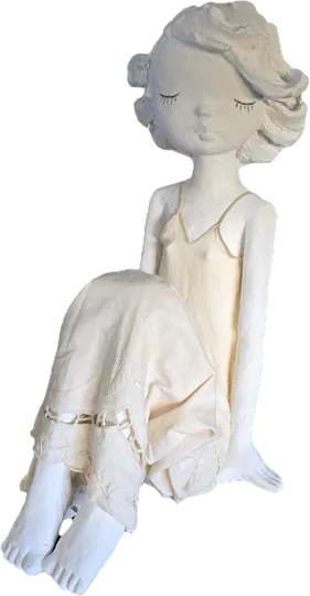 Lolita sentada 