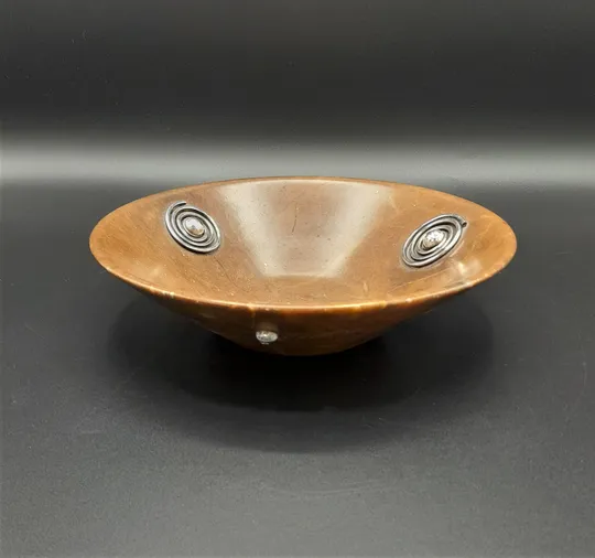 Stone and silver details plates - Prato em pedra e detalhes em prata