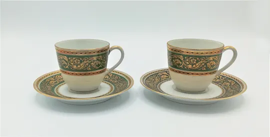 Set of 12 Limoges coffee cups and saucers - Conjunto de chávenas de café de Limoges para 12 pessoas